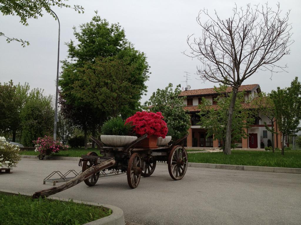 Agriturismo Nonis サン・ヴィート・アル・タリアメント エクステリア 写真